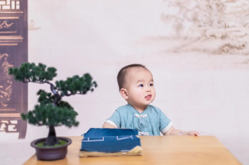 包生男孩正规公司孕妇几个月有反应